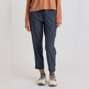 EUC Free Fly Women's size Small Breeze Drift Pants Cropped High Rise Blue